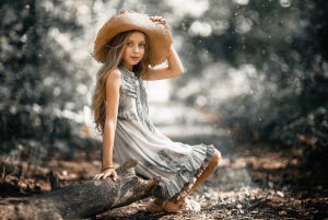 Девочка в шляпке