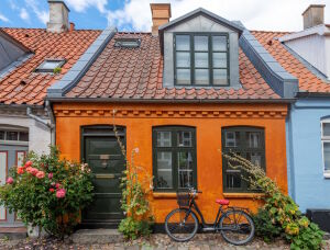 Оранжевый дом