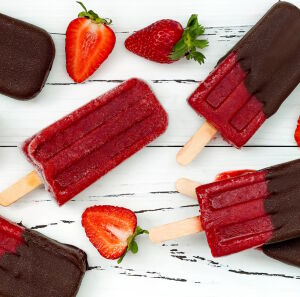 Клубничный лед в шоколаде