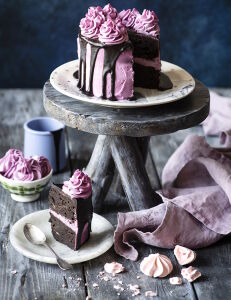 Торт шоколадно-ягодный