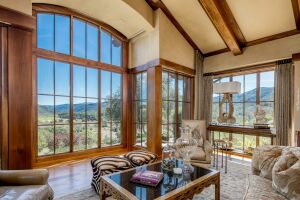 Окна в гостевой