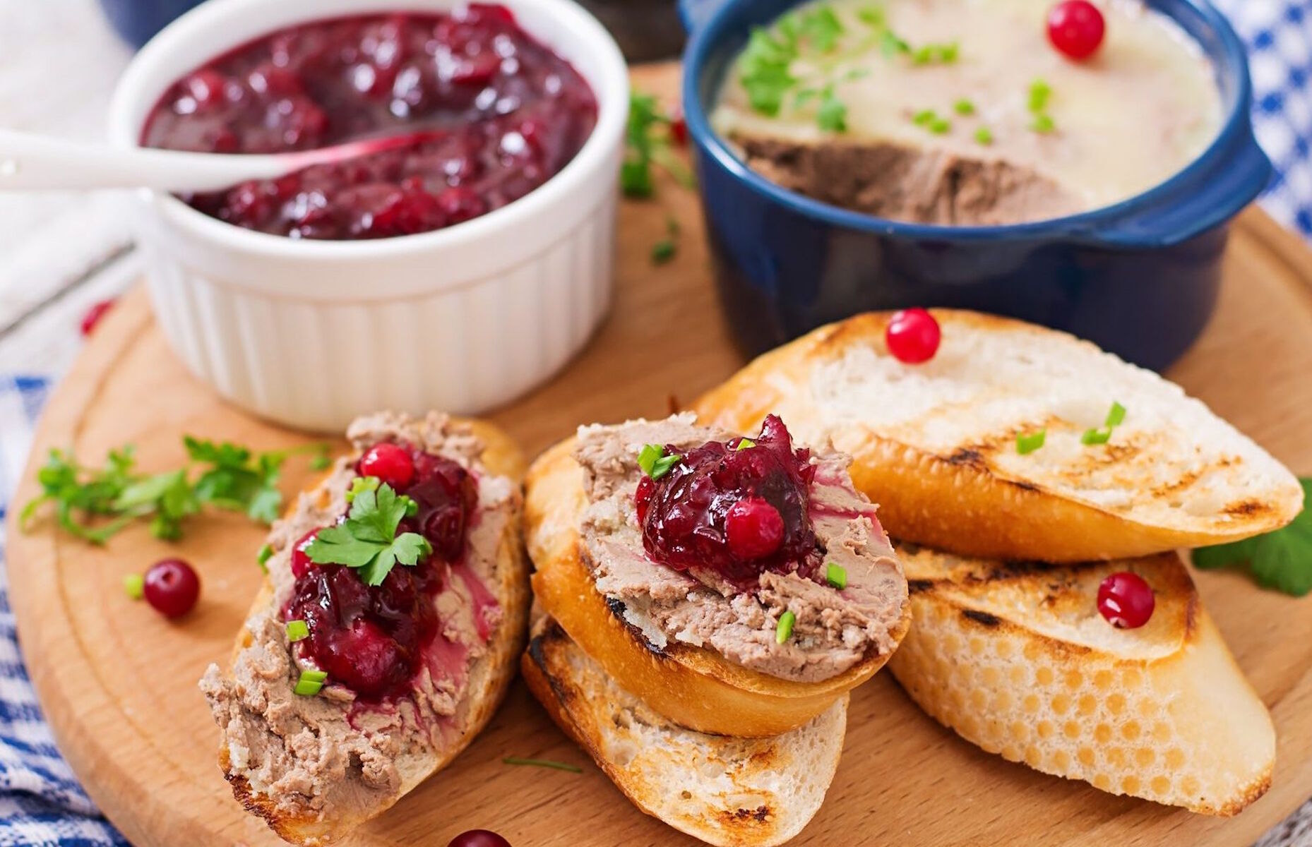 Паштет с брусникой