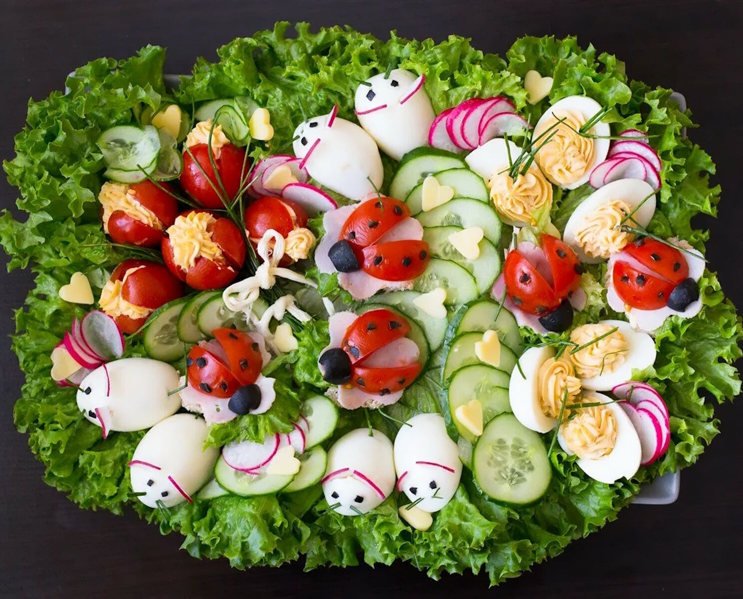 Мышки и божьи коровки салат