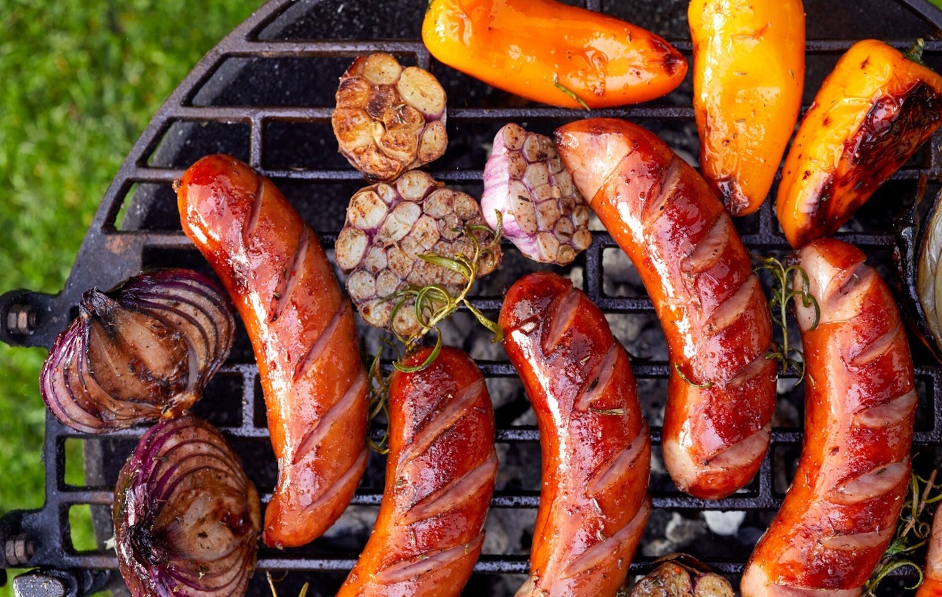 Сосиски на гриле