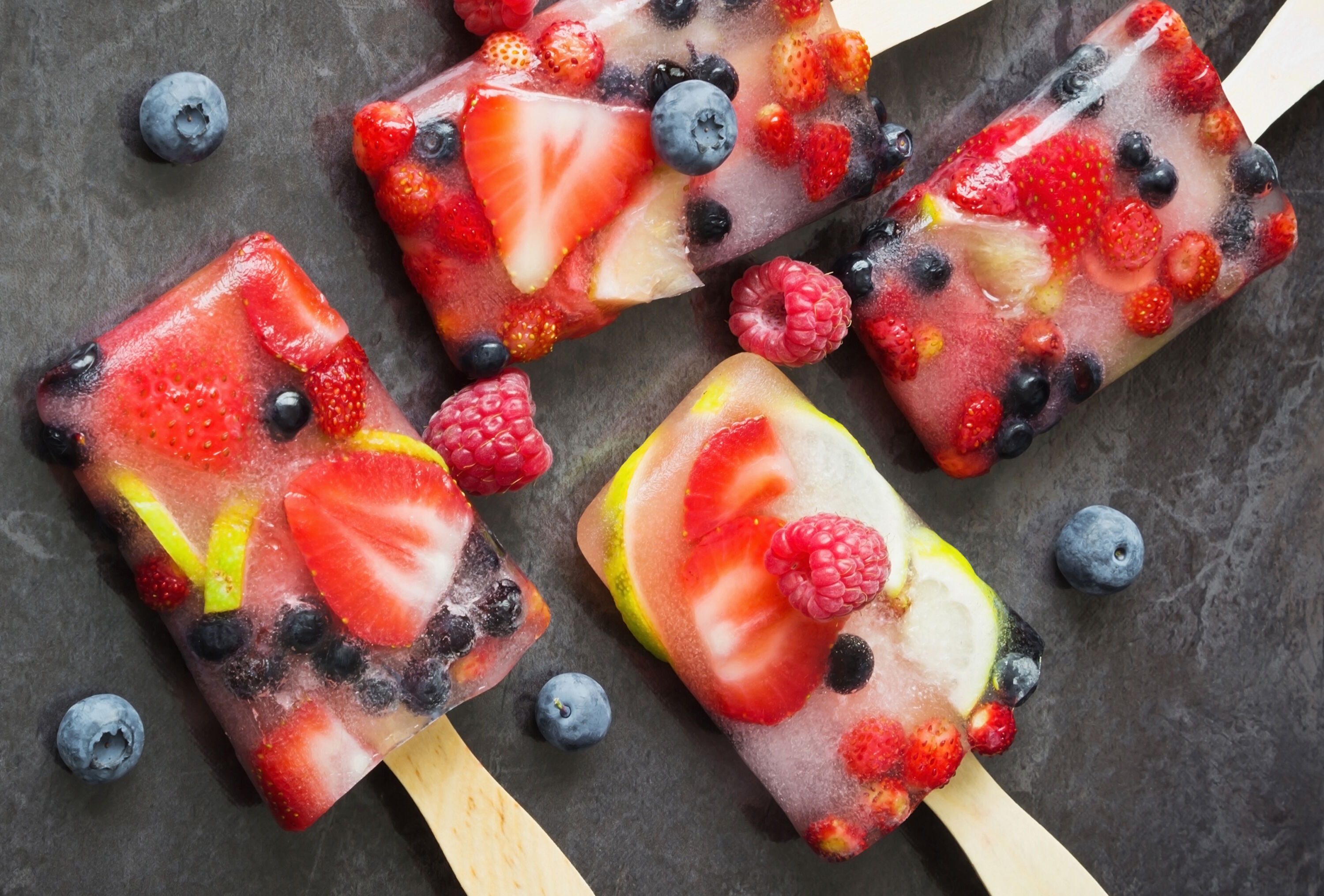 Лед с ягодами