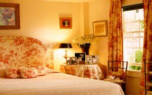 Картины в спальне