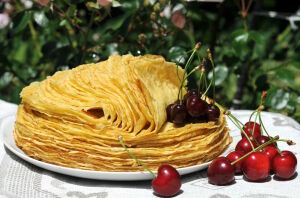 Блины и вишня