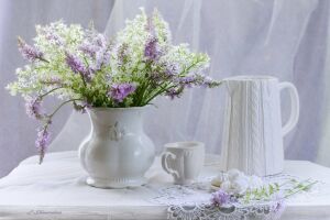Вазы и нежный букет