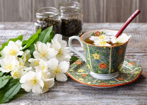 Весенний чай с цветами