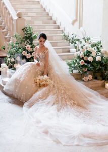 Невеста у лестницы