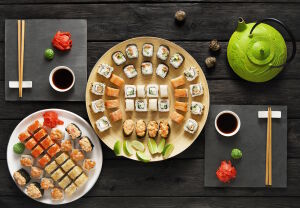 Суши и роллы на двоих