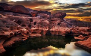 Каньон и озеро