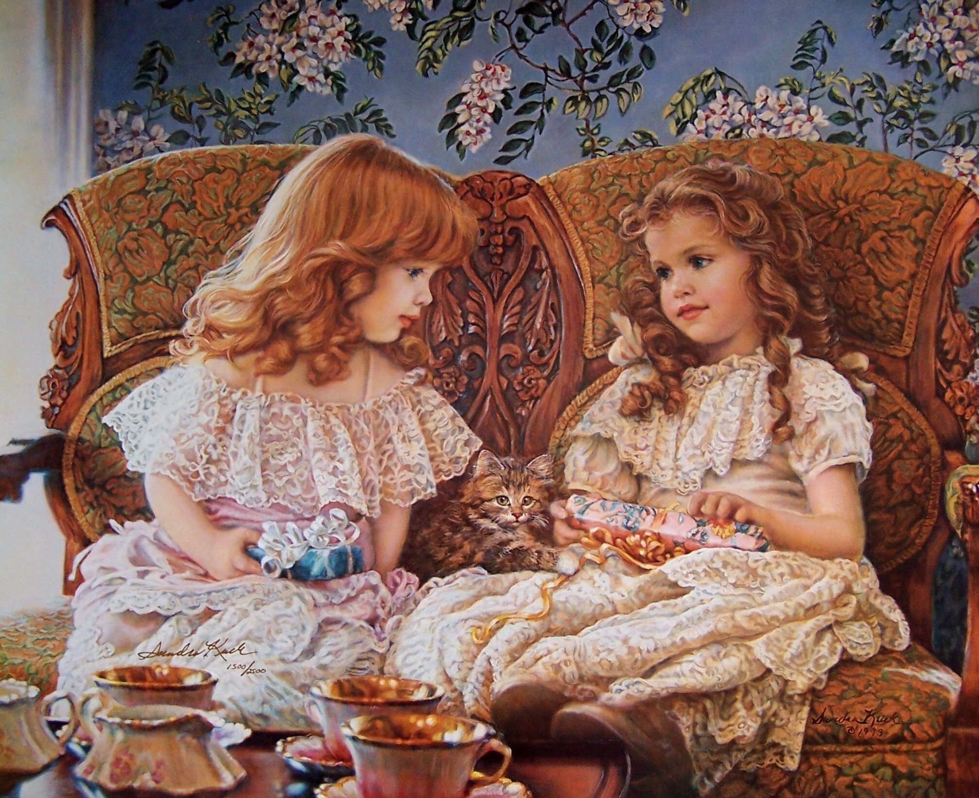 Две малышки и котенок