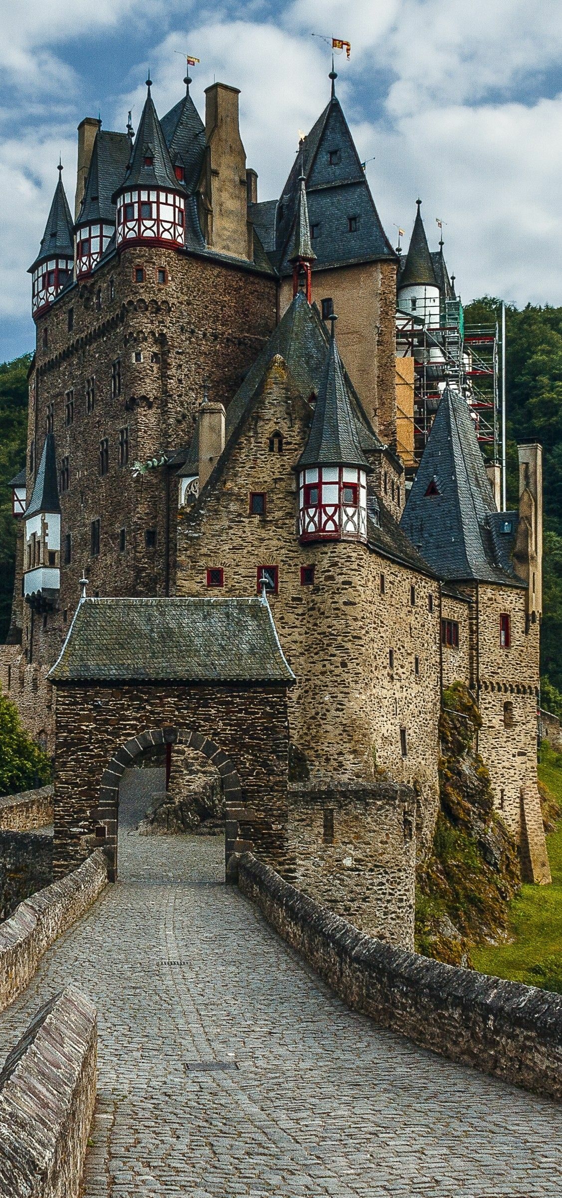 Средневековый замок Эльц