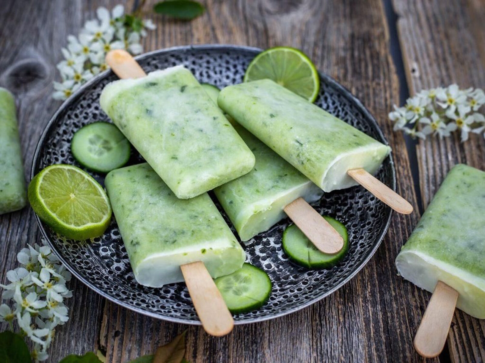 Мороженое с лаймом и огурцом