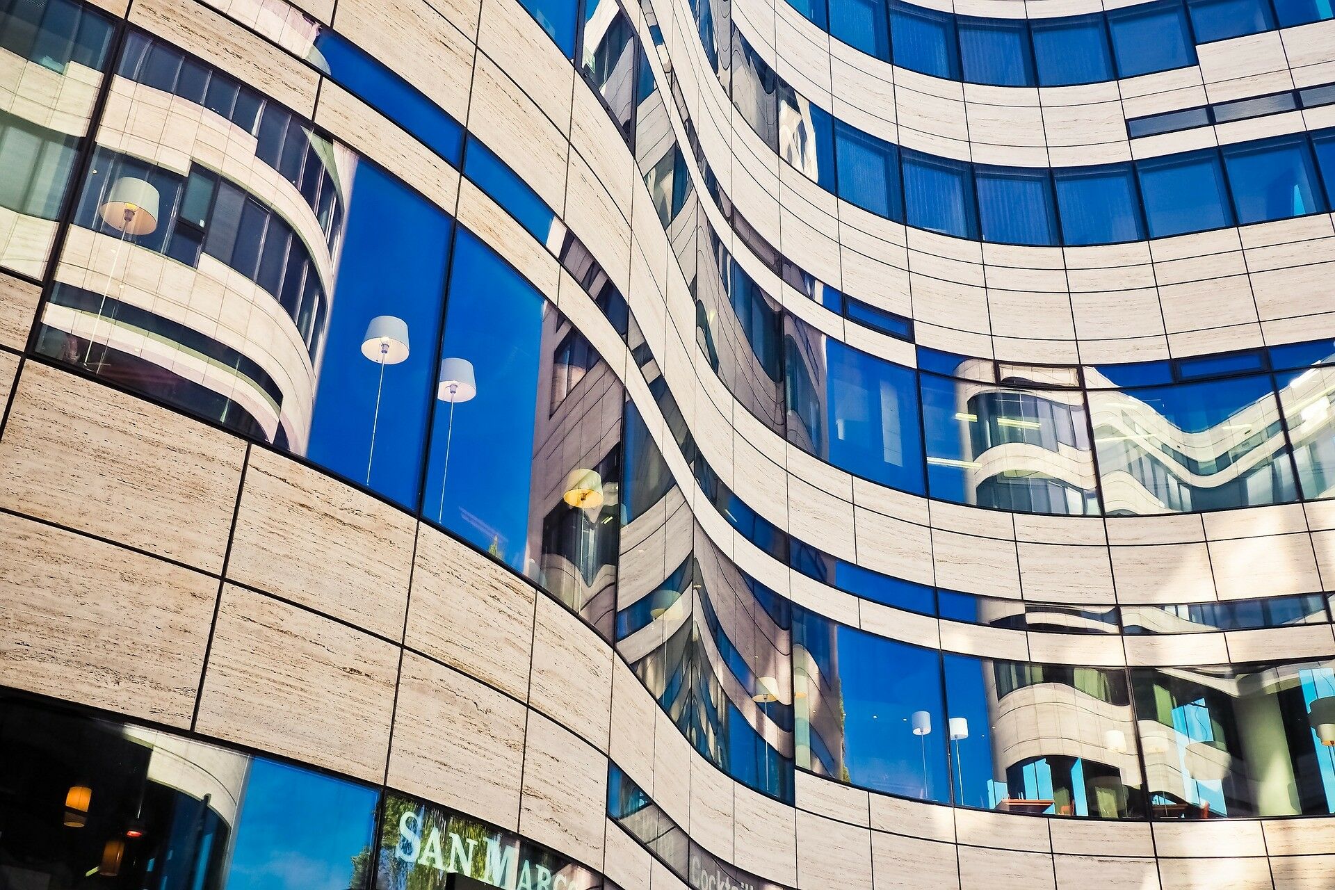 Стеклянные фасады