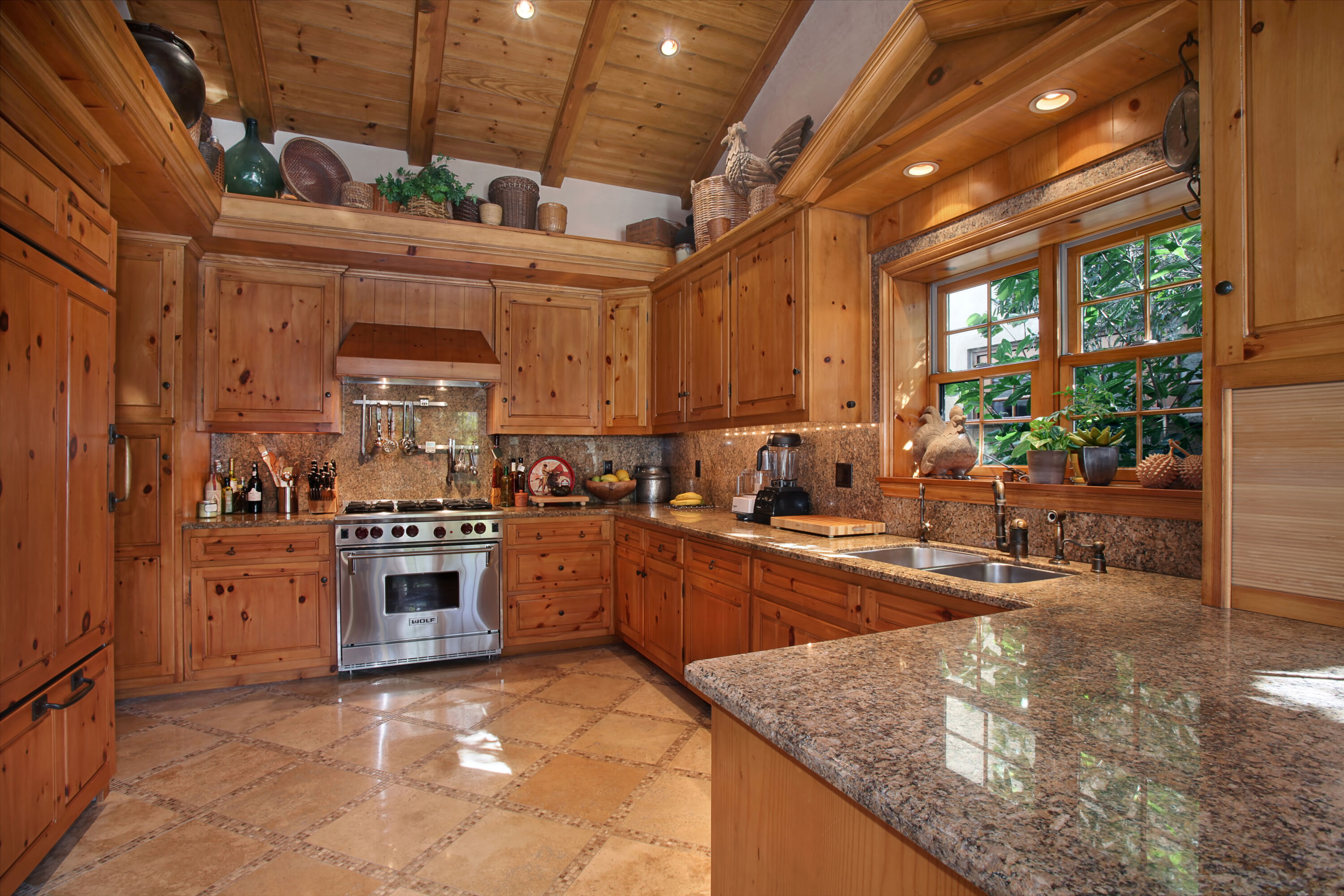 Деревянная кухня