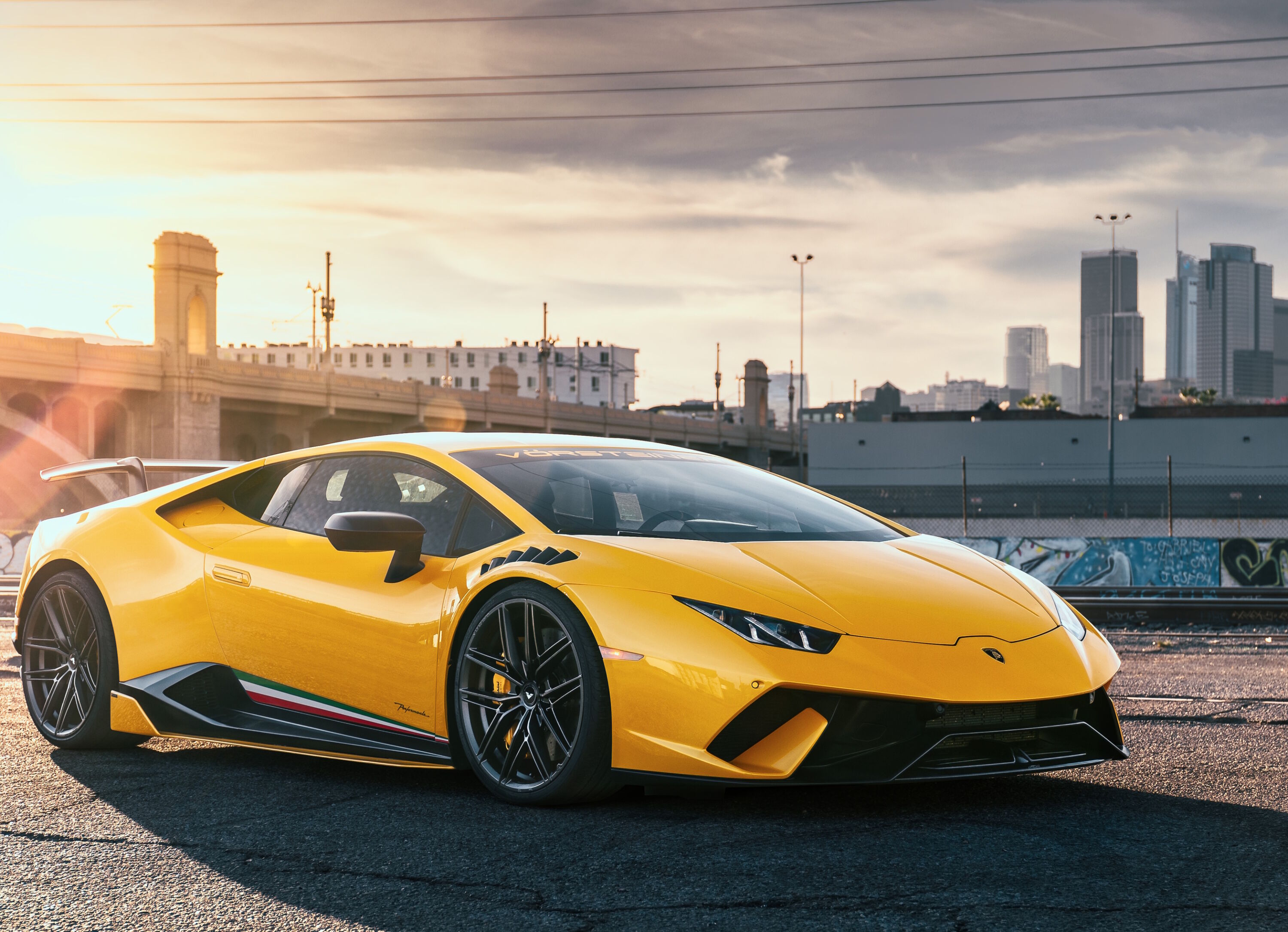 Lamborghini Huracán желтый
