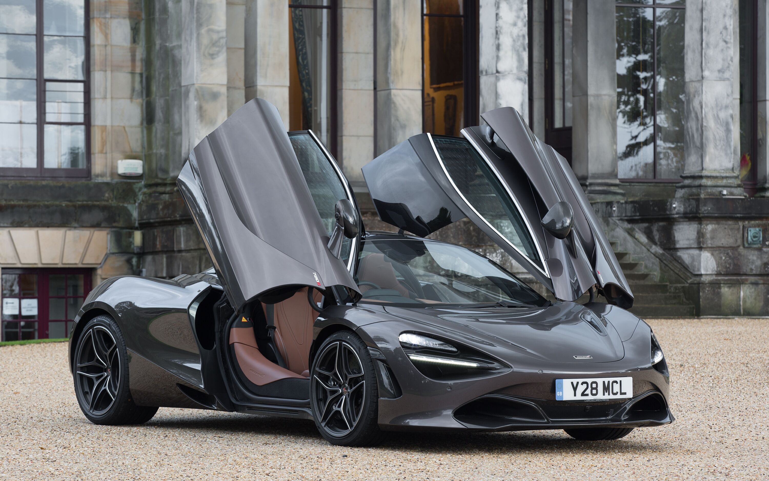 McLaren 720S серый