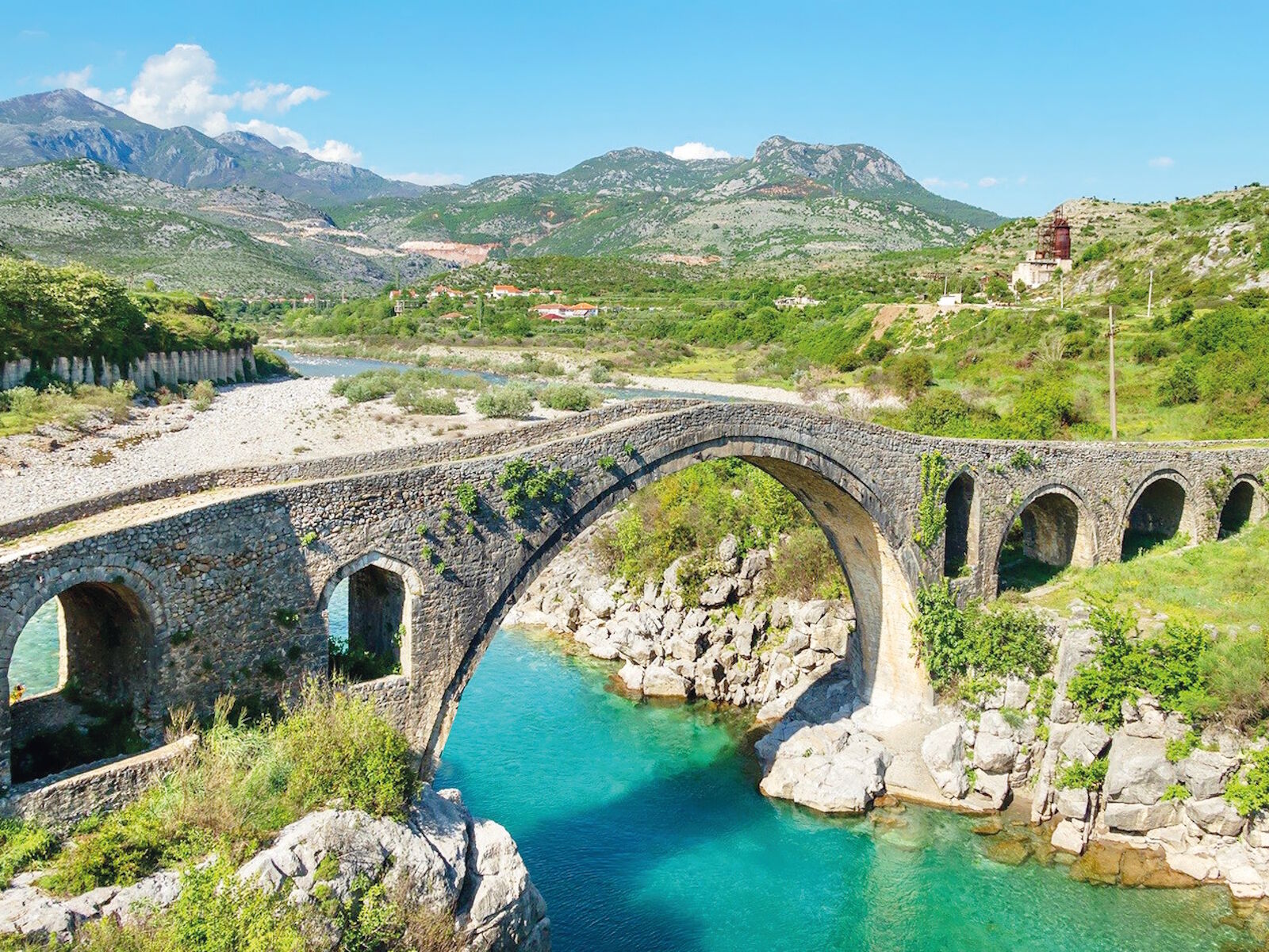 Каменный арочный мост