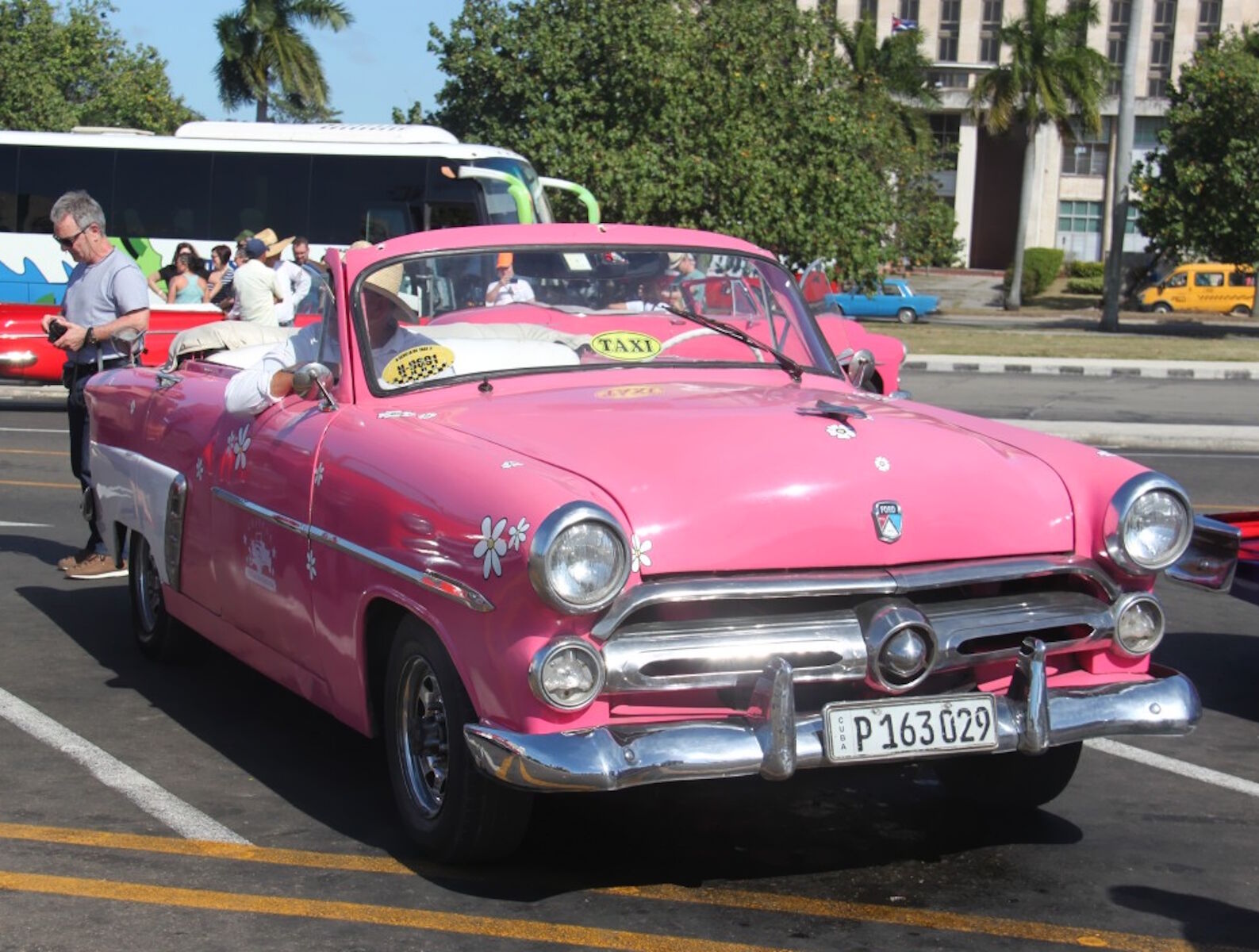 Розовое такси