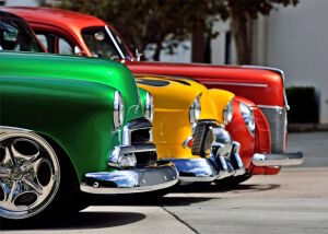 Машины ярких цветов