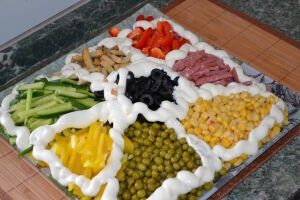 Козел в огороде, салат