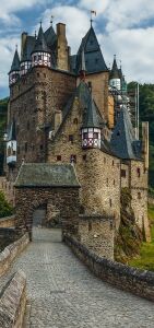 Средневековый замок Эльц