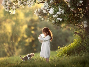 Девочка с молоком