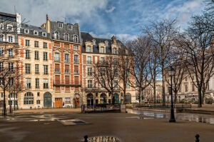 Площадь Дофина