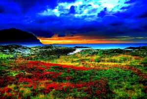 Красный берег и синее небо