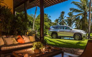 Mitsubishi во дворе