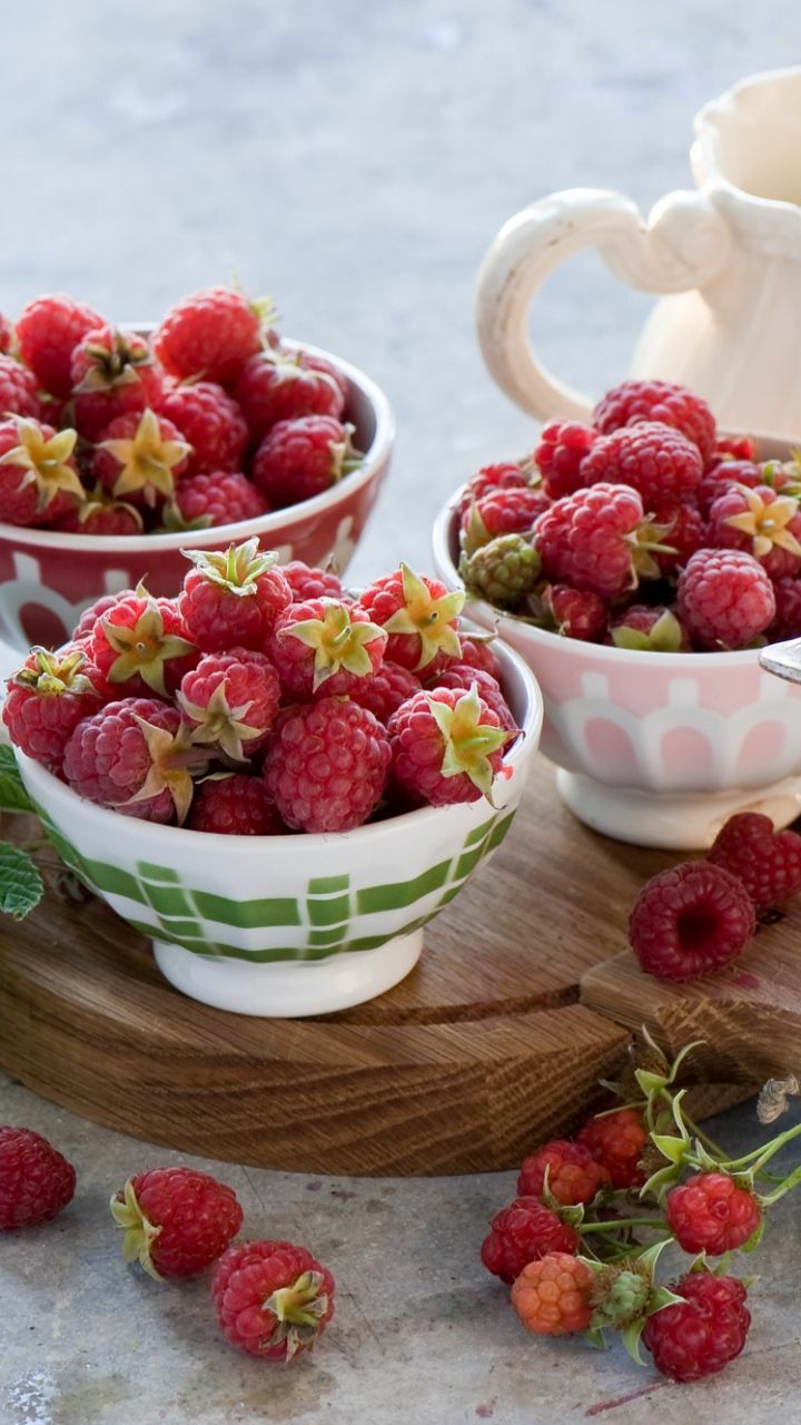 Малина с сада