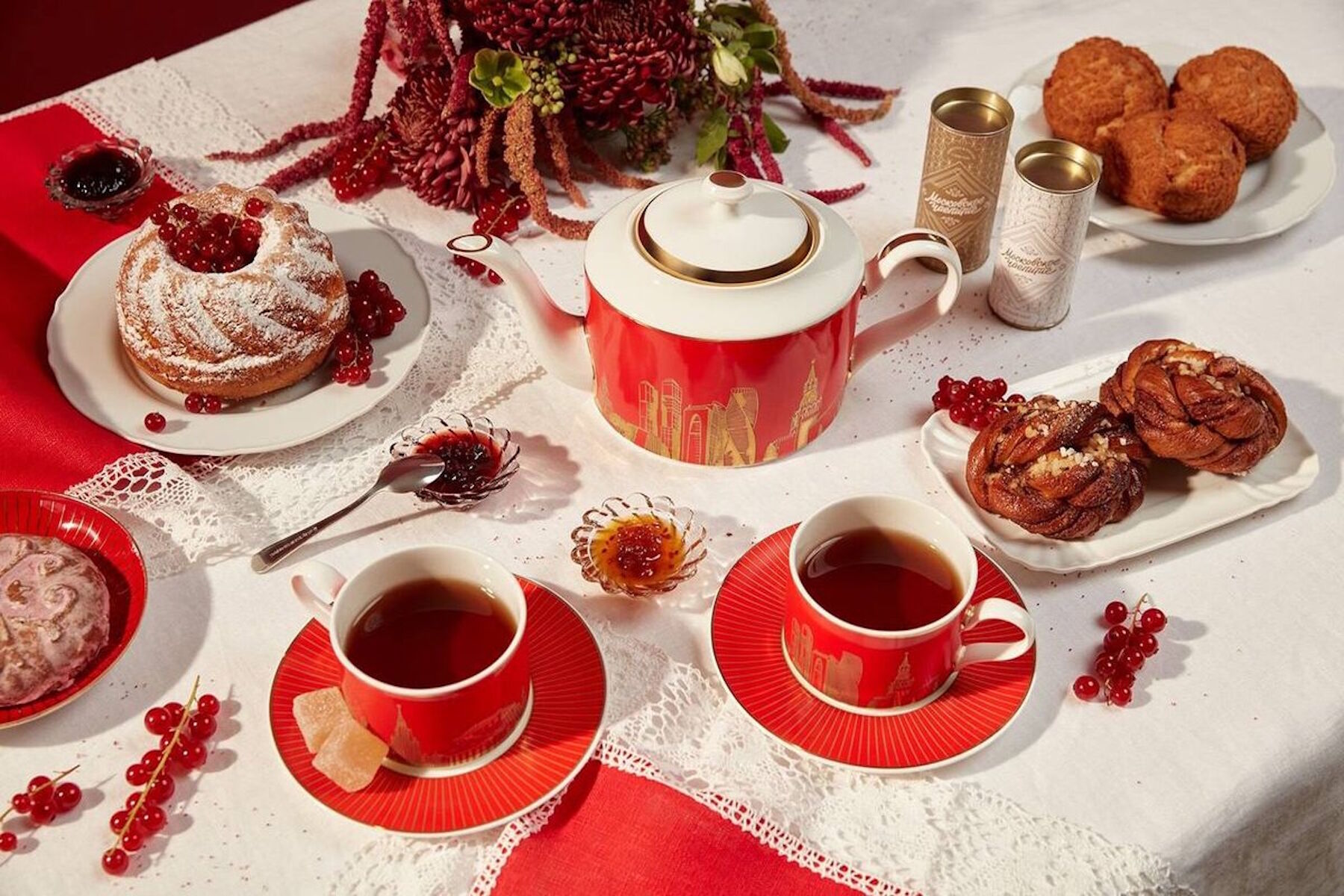 Красная посуда