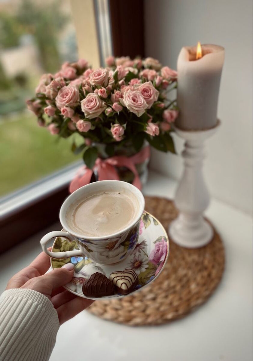 Розы и пряное кофе