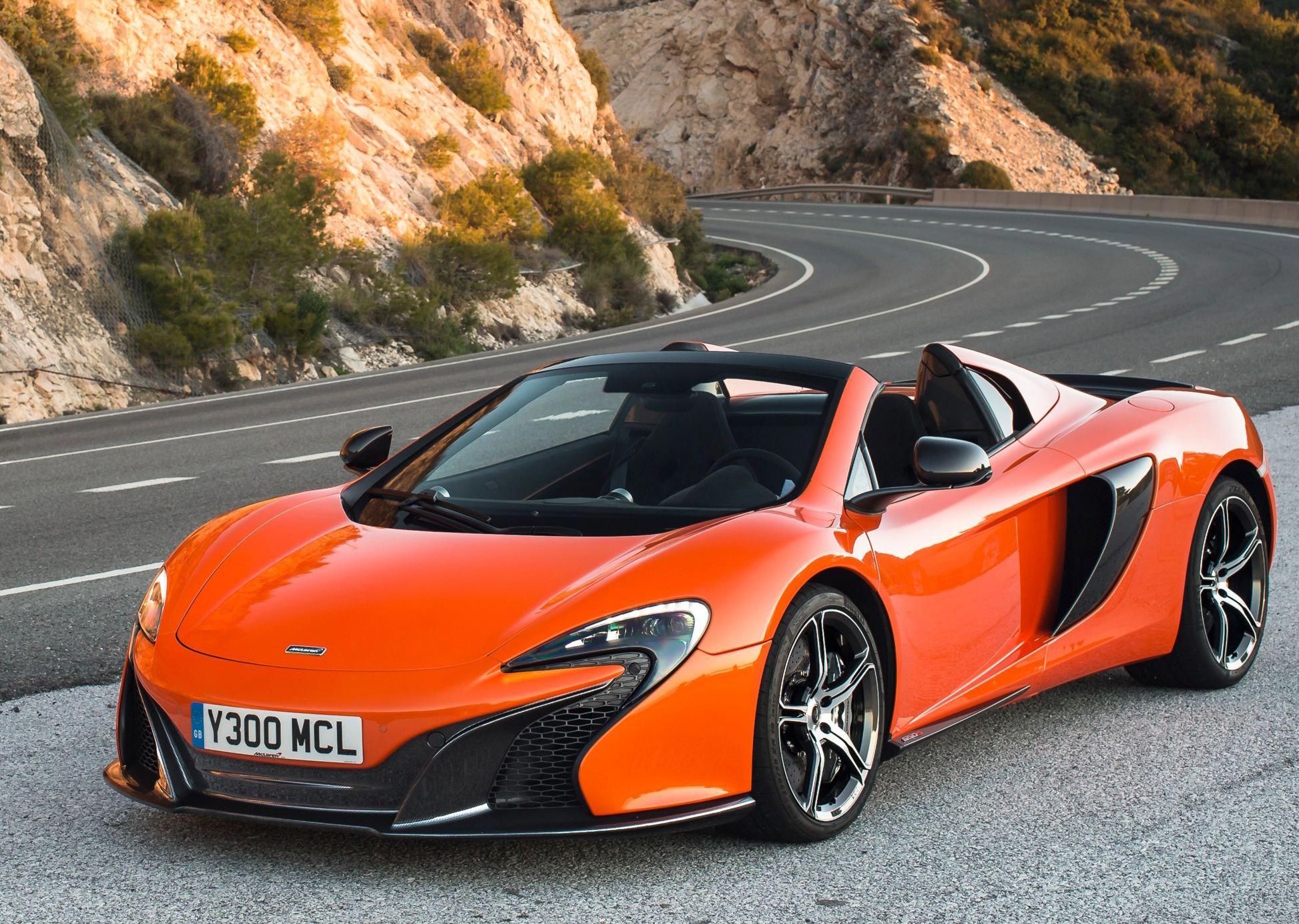 McLaren 650S на дороге