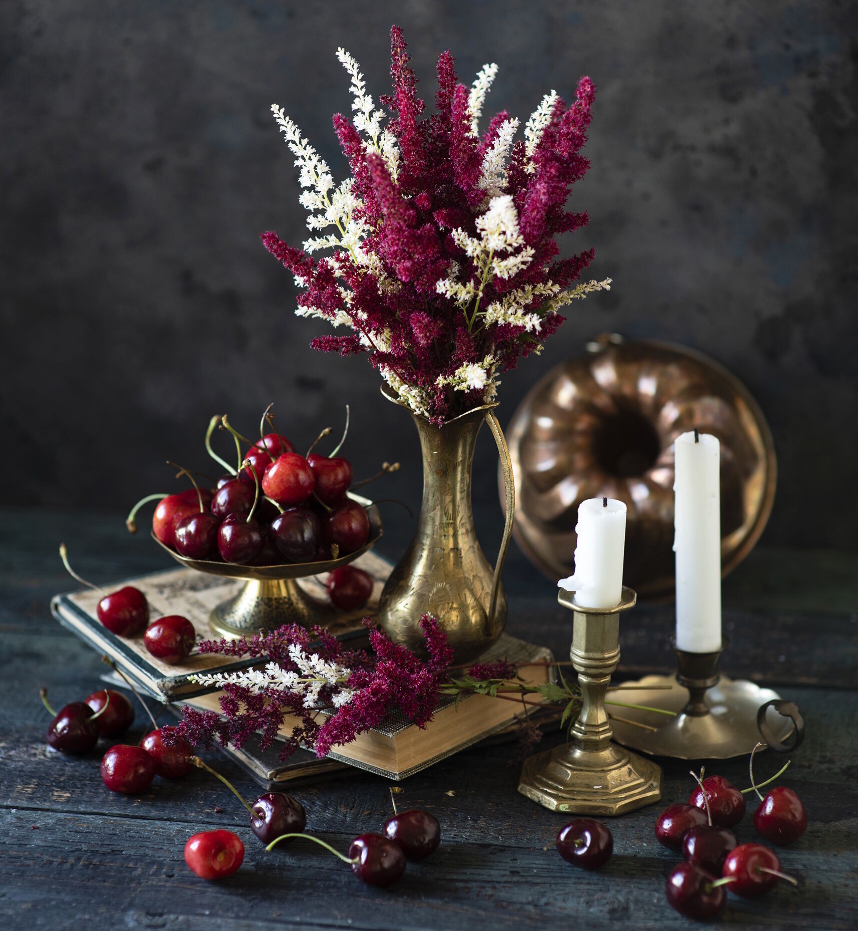 Черешня и сухоцветы