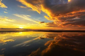 Отражение неба и заката