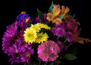 Альстрёмерия, хризантемы и гвоздика