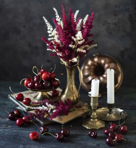 Черешня и сухоцветы