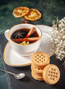 Печенье с пряным чаем