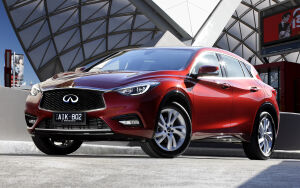 Infiniti Q30