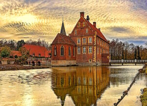 Замок Хюльсхофф на воде