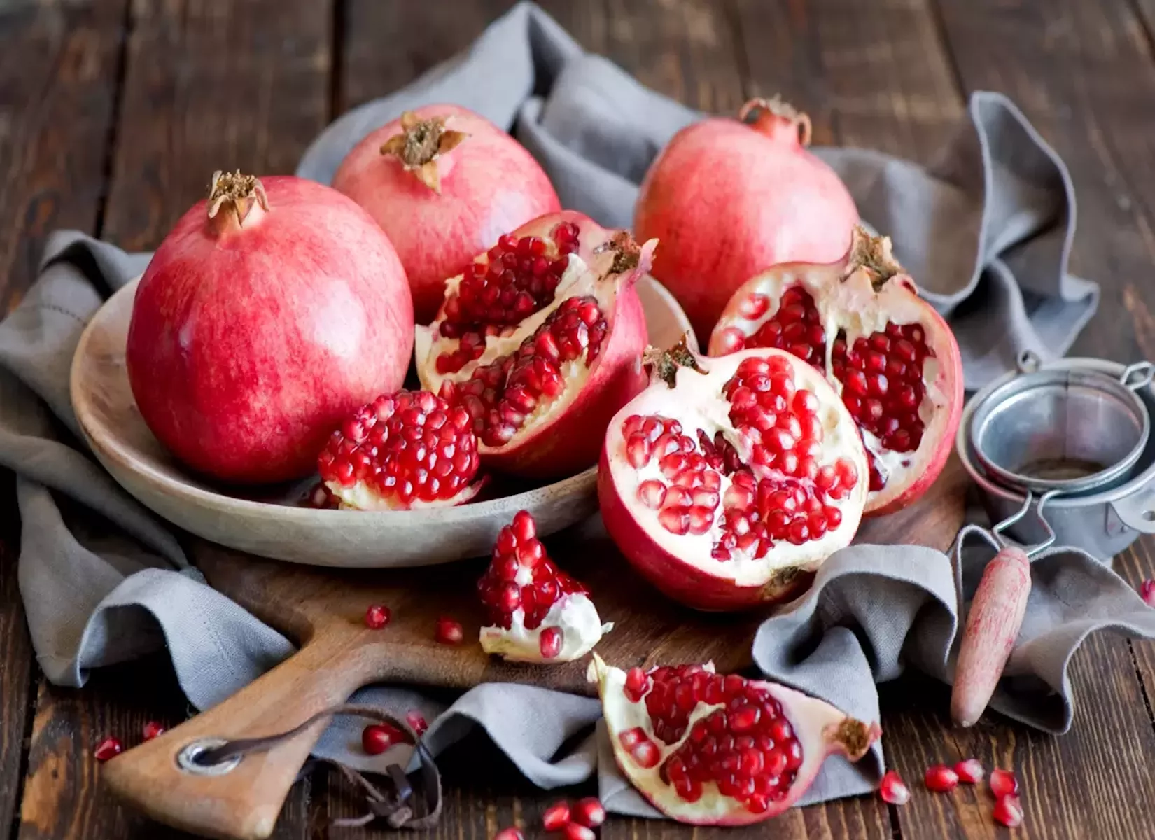 Гранаты на ткани