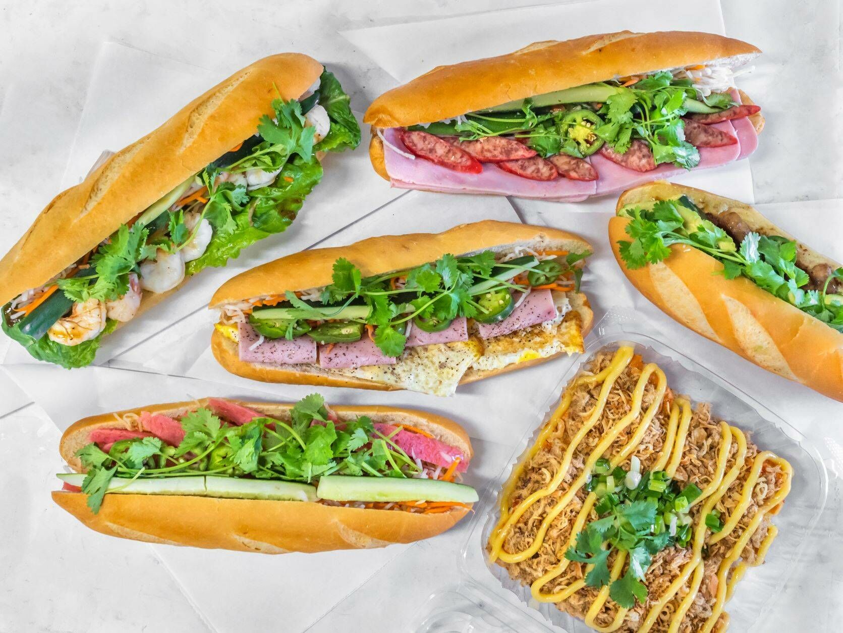 Сэндвичи и салат