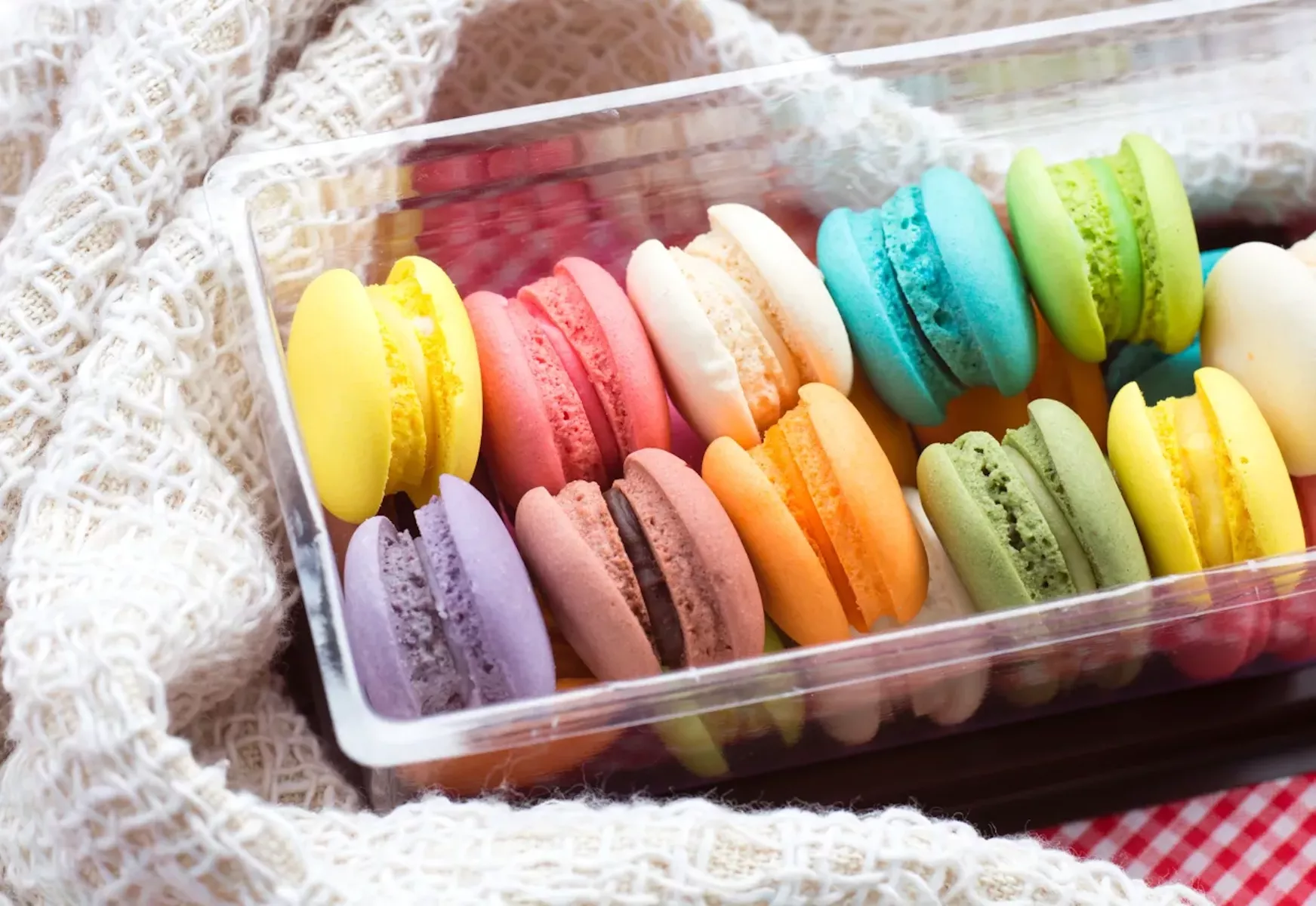 Макарон в коробочке