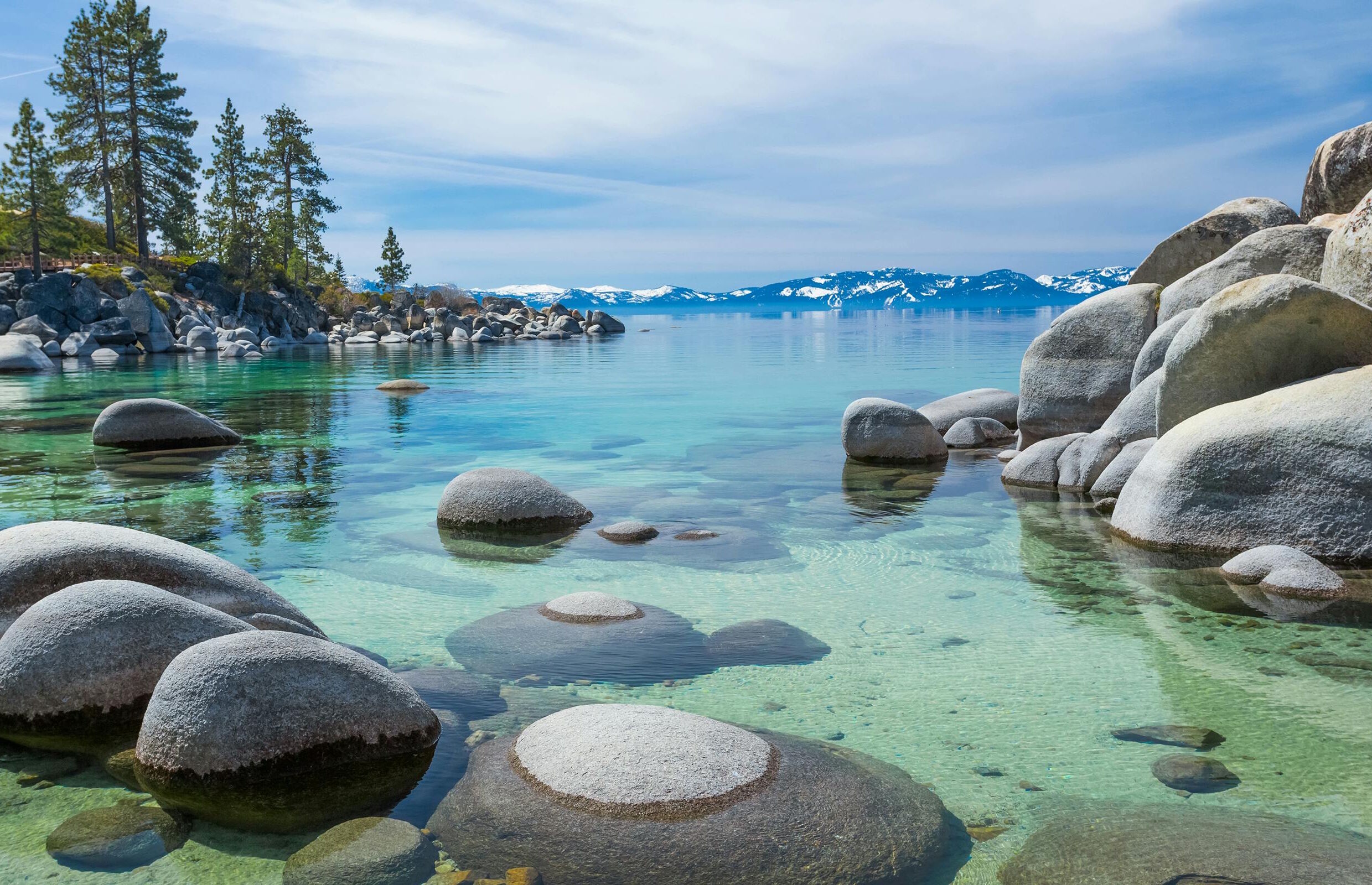Круглые камни озера Тахо