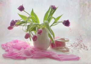 Тюльпаны и ткань