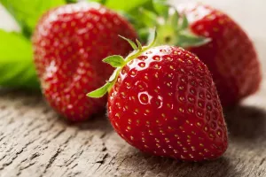 Красная клубника