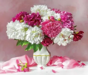 Букет пионов и лента